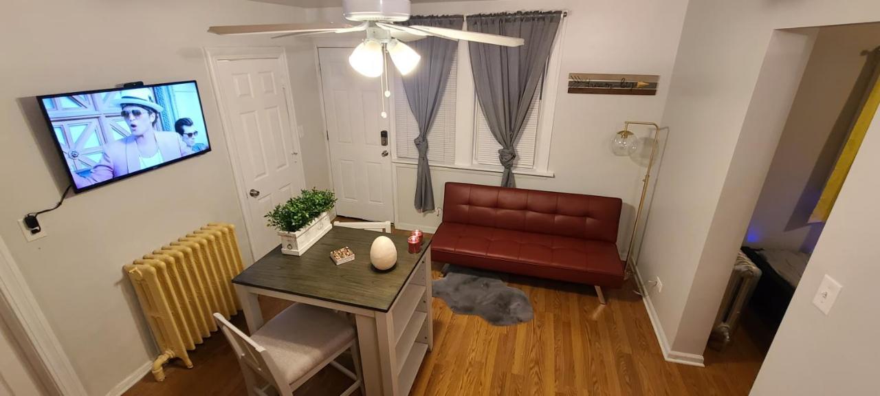 Cozy 1 Bedroom, 1 Min From Irving Park Blue Line, Free Parking Chicago Zewnętrze zdjęcie