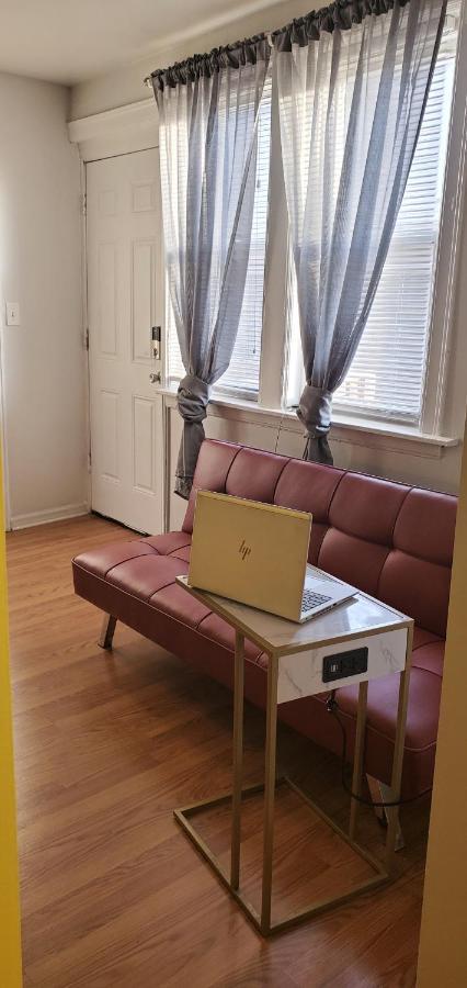 Cozy 1 Bedroom, 1 Min From Irving Park Blue Line, Free Parking Chicago Zewnętrze zdjęcie