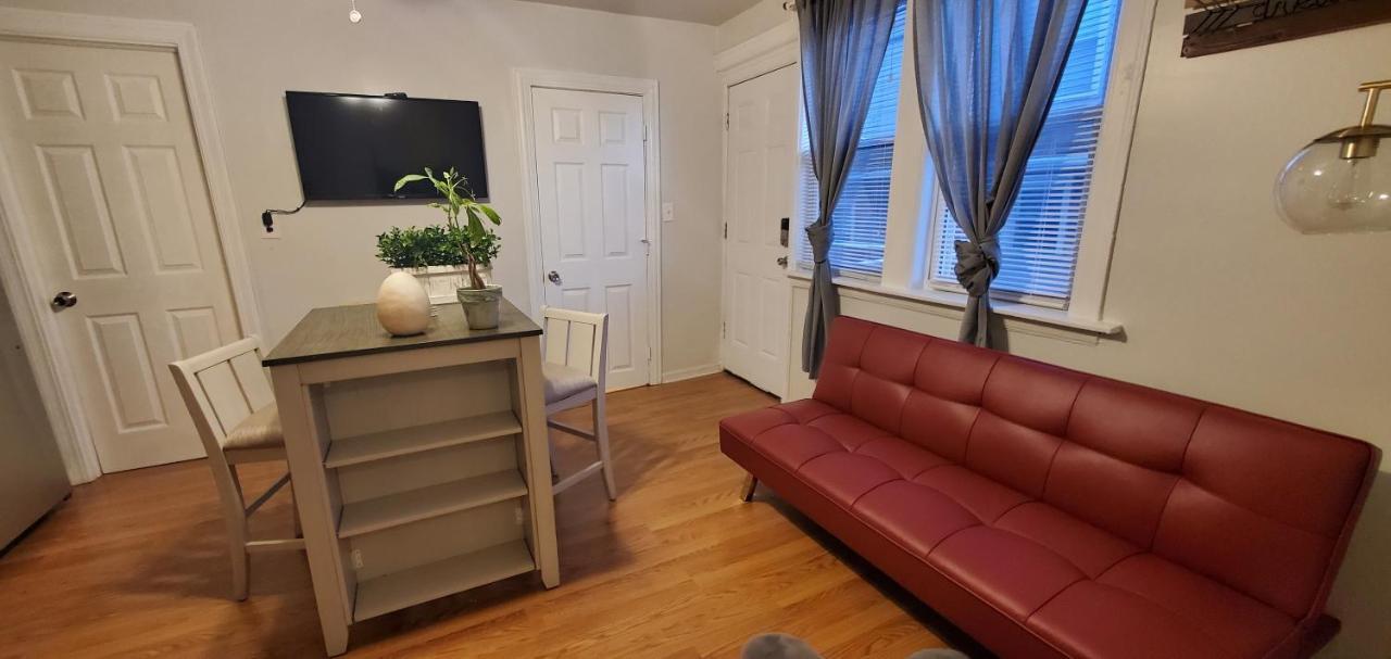 Cozy 1 Bedroom, 1 Min From Irving Park Blue Line, Free Parking Chicago Zewnętrze zdjęcie