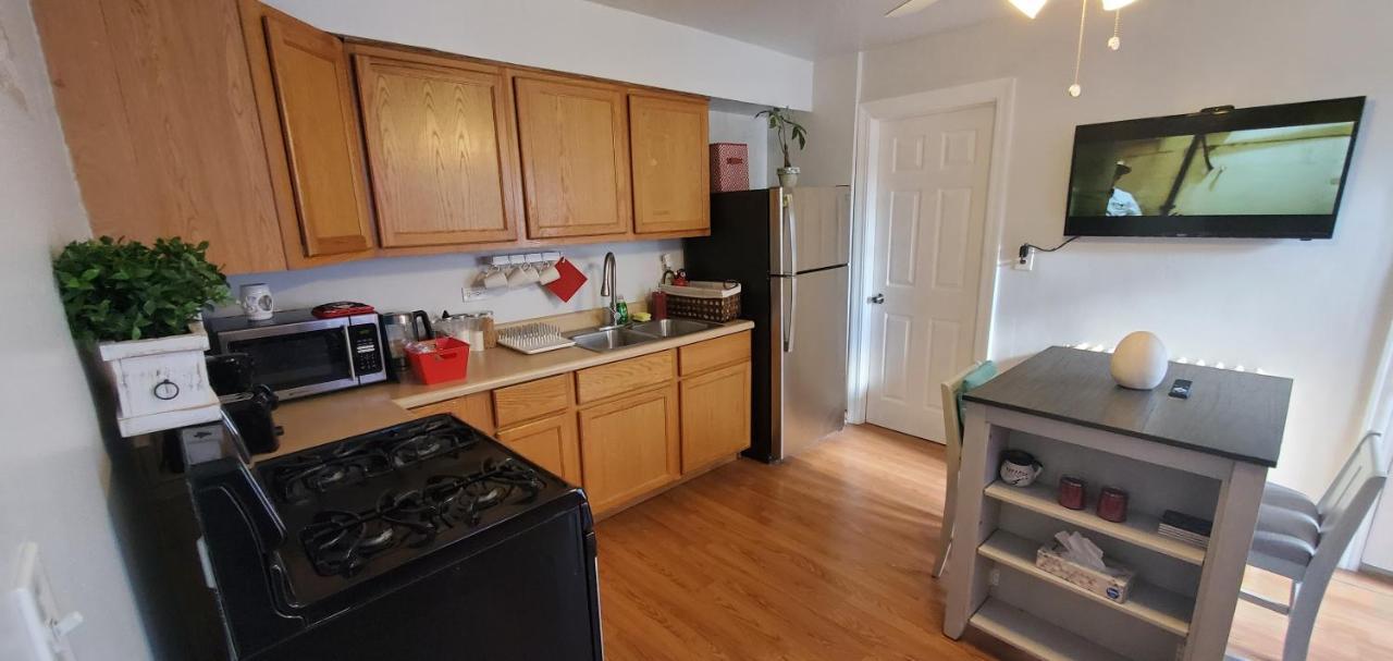 Cozy 1 Bedroom, 1 Min From Irving Park Blue Line, Free Parking Chicago Zewnętrze zdjęcie