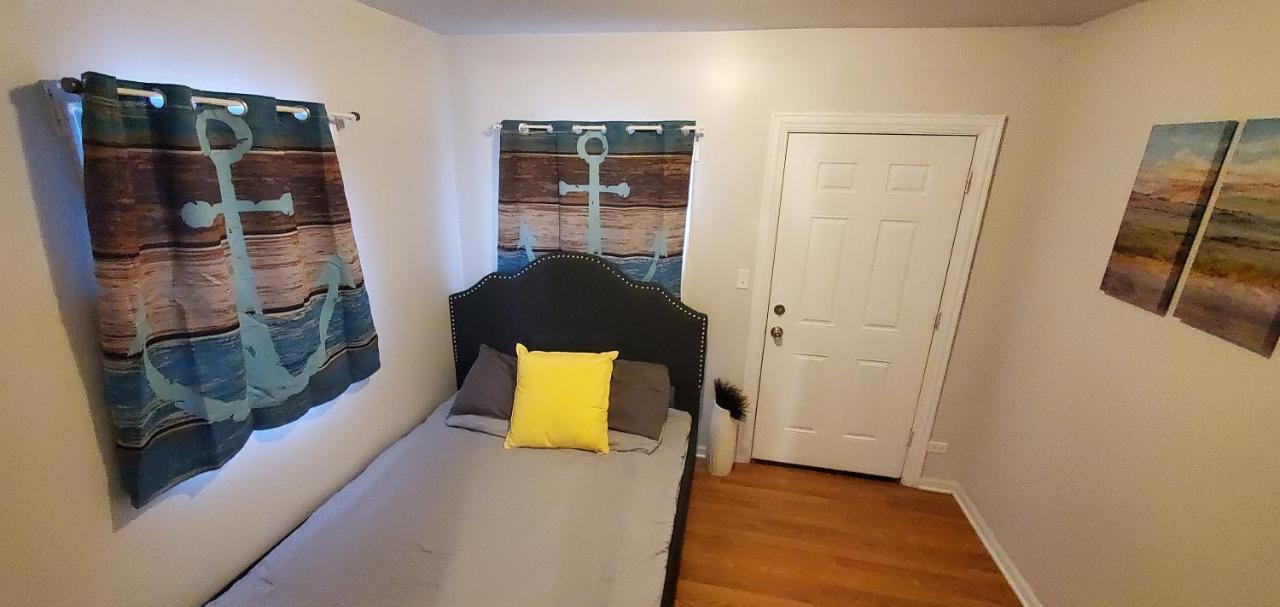 Cozy 1 Bedroom, 1 Min From Irving Park Blue Line, Free Parking Chicago Zewnętrze zdjęcie